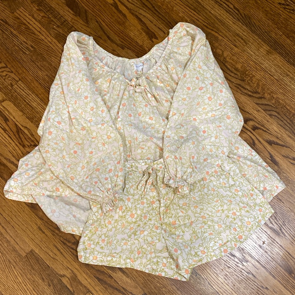 Piyama pajama set - long sleeve top and shorts size L.  Dogwood fabric
